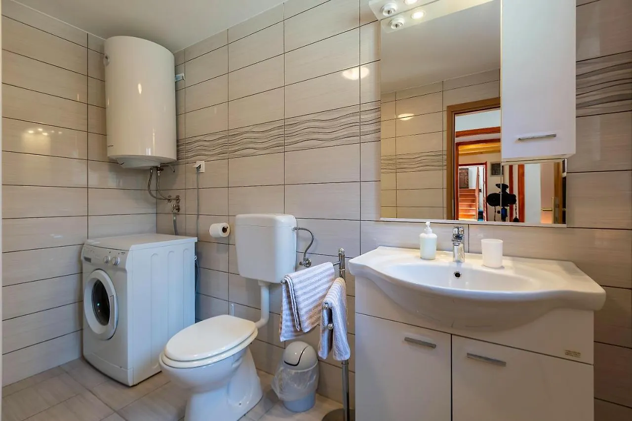 Holiday House Letizia Premantura
